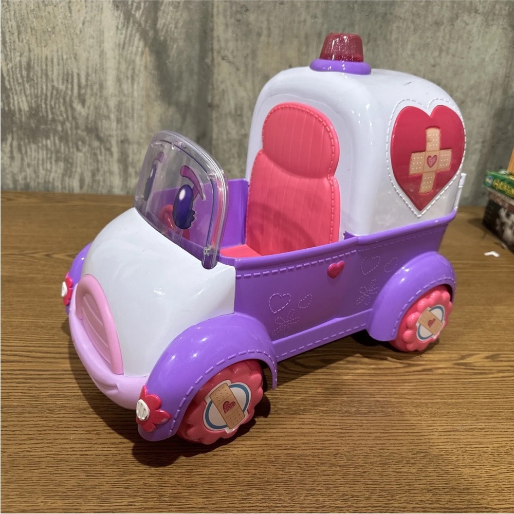 Doc McStuffins Rosie The Rescuer Ambulance Toy Vehicle W/ Lights Sounds RARE HTF